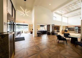 DoubleTree by Hilton Houston Hobby Airport 4
