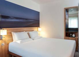 Novotel London Stansted Airport 5