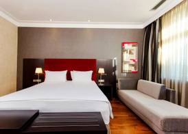 Hotel NH Poznan 4