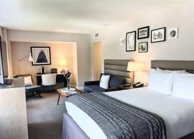 Claridge House Chicago, Tapestry Collection by Hilton 5