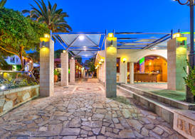 Castle Suites Hotel 4