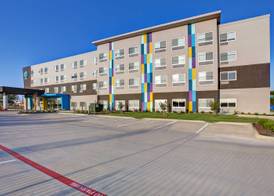 Tru By Hilton Grand Prairie 4