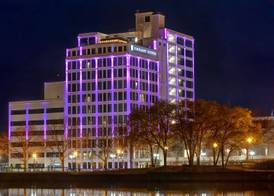 Embassy Suites By Hilton Rockford Riverfront 2