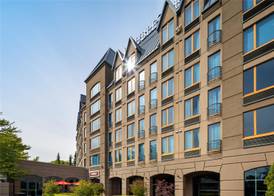 DoubleTree by Hilton North Vancouver 5
