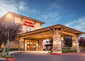 Hampton Inn & Suites Windsor - Sonoma Wine Country 2