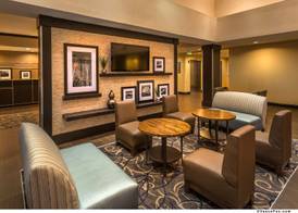Hampton Inn & Suites Reno 3