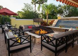 Hampton Inn & Suites Jacksonville Deerwood Park 3