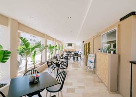 Zephyros Hotel 4