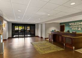 Hampton Inn & Suites Poughkeepsie 4