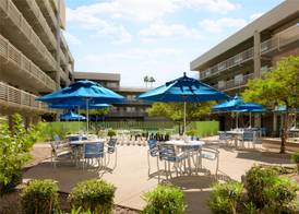 DoubleTree Suites by Hilton Phoenix 4