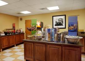 Hampton Inn Sidney 5