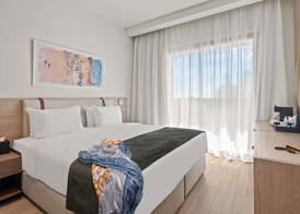 Mercure Larnaca Finikoudes Beach 5