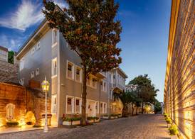 Hagia Sofia Mansions Istanbul, Curio Collection by Hilton 5