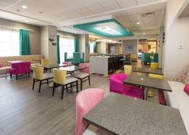 Hampton Inn Mustang 3