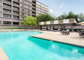 DoubleTree by Hilton Hotel & Suites Houston by the Galleria 5