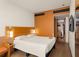 Ibis Abu Dhabi Gate 5