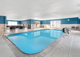 Hampton Inn & Suites New Castle 5