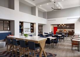 Hampton Inn & Suites Cape Cod-West Yarmouth 2