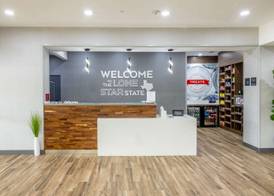 Hampton Inn & Suites Cleburne 2