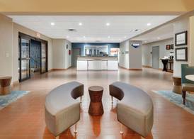 Hampton Inn & Suites Childress 2