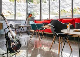 IBIS Cannes Mouans Sartoux Piscine parking gratuit 4