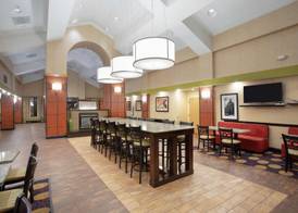 Hampton Inn & Suites Kansas City-Merriam 3