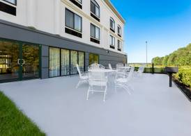 Spark by Hilton Tupelo 4