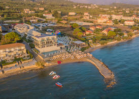 Golden Coast Beachfront Resort 5