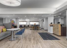 Hampton Inn Altoona 3