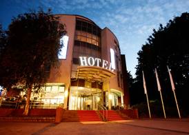 Hotel Kiel by Golden Tulip 3