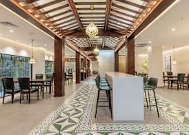 Stargazing Platform Inn - Heart of Old Canton 2