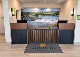 La Quinta Inn & Suites by Wyndham Kaukauna 2