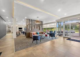 La Quinta Inn & Suites by Wyndham Mebane 3