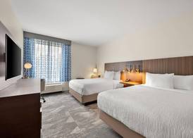 La Quinta Inn & Suites by Wyndham Mebane 4