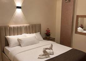 Sol Pyramids inn 4