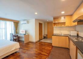 The Mercer Sukhumvit 4 4