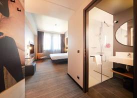 Moxy Bucharest Old Town 4