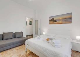 Verdi Loano Beach Apartment With Balcony 5