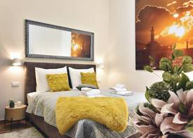 D&A Central Luxury Apartments with FREE Parking 5