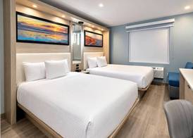 La Quinta Inn and Suites by Wyndham Torrance Redondo Beach 3