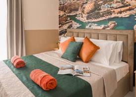 Walk to Balluta & Spinola - Modern 2bdr Apart 3