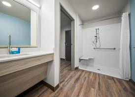WoodSpring Suites Woodbridge Menlo Park Area 5
