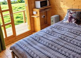 Glamping Pod in St Austell Sleeps 2 with Spa Pool 4