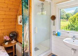 Glamping Pod in St Austell Sleeps 2 with Spa Pool 5