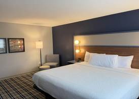 AmericInn by Wyndham Mountain Lake MN 3