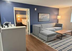 AmericInn by Wyndham Mountain Lake MN 5