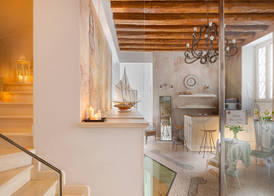 Boutique Room 4