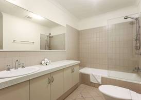 BEST WESTERN NORTHBRIDGE APARTMENTS 4