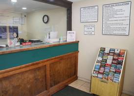 James River Inn & Suites 2