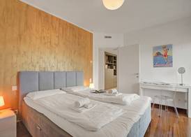 Attico al Parco: Penthouse in Lugano Balcony, A/C & 2 min From Lake 3